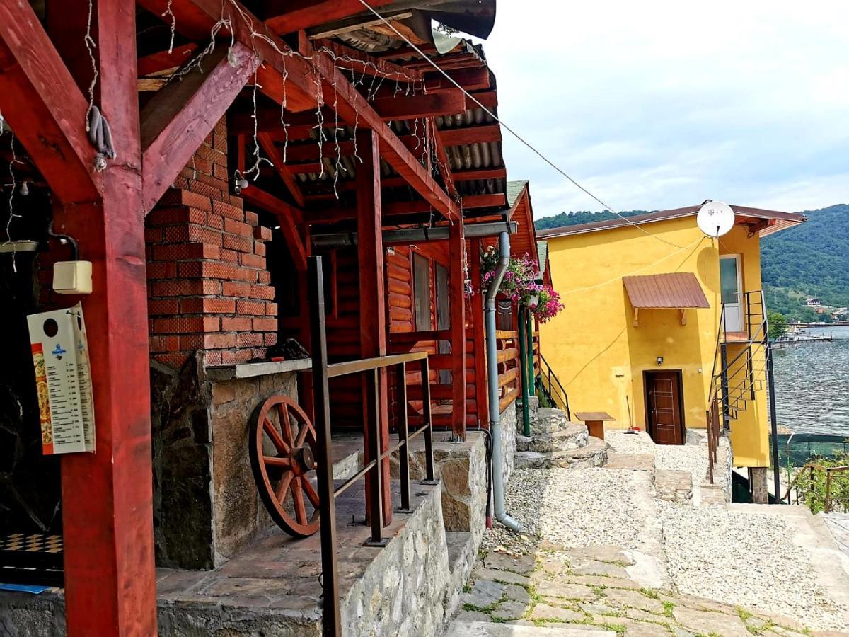 Vila Casa Beasarah. Dubová Exteriér fotografie