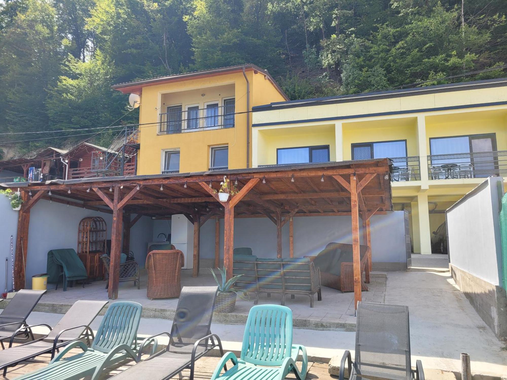Vila Casa Beasarah. Dubová Exteriér fotografie