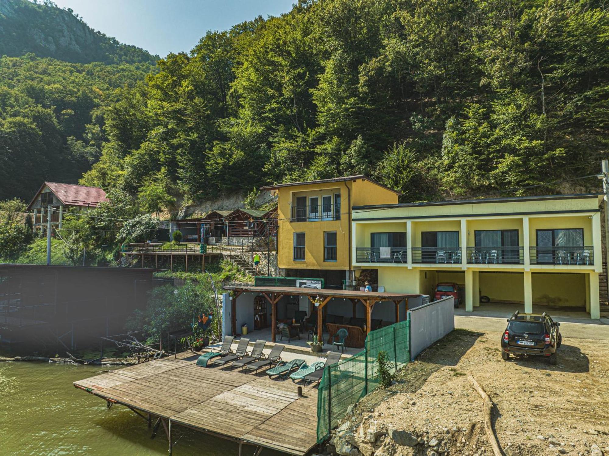 Vila Casa Beasarah. Dubová Exteriér fotografie